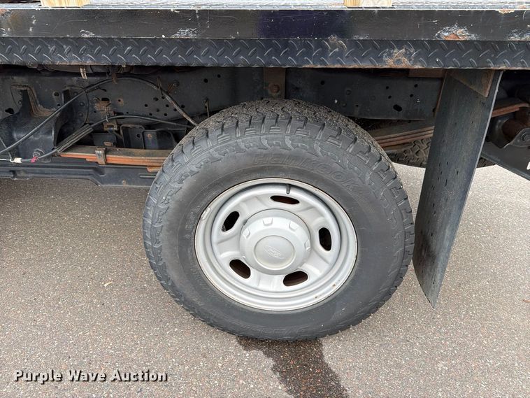 image for item EX1070 2011 Ford F250 Super Duty flatbed pickup truck