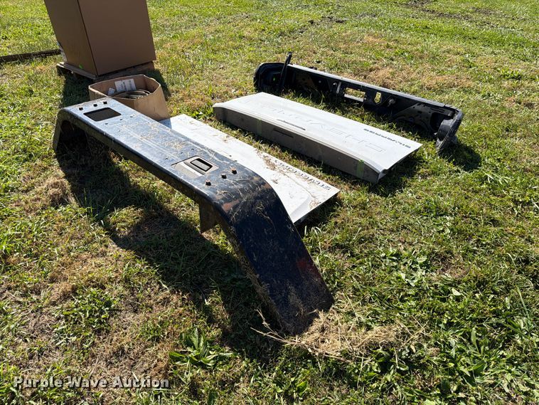 image for item EX1101 Assorted truck parts