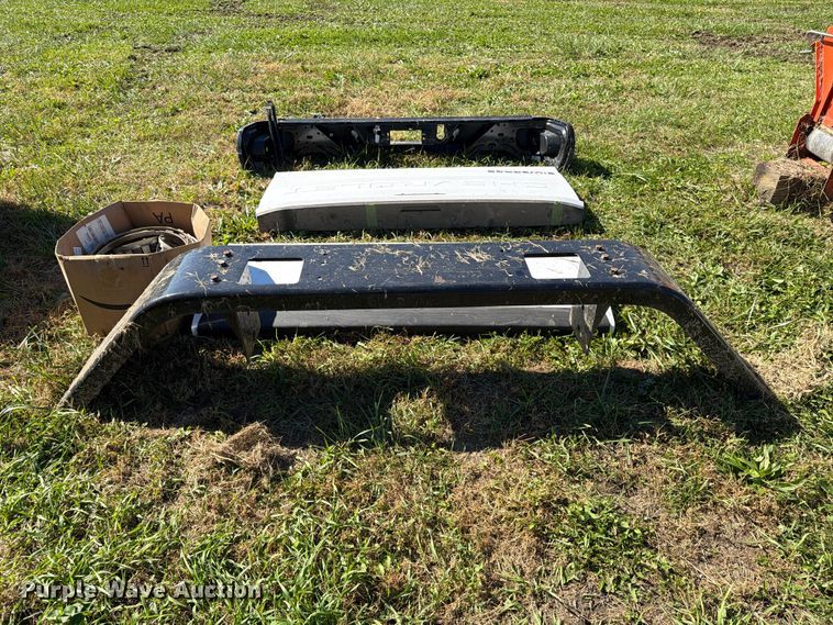 image for item EX1101 Assorted truck parts