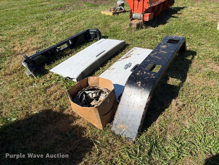 image for item EX1101 Assorted truck parts