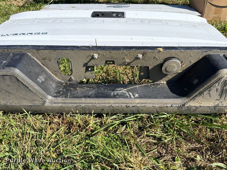 image for item EX1101 Assorted truck parts