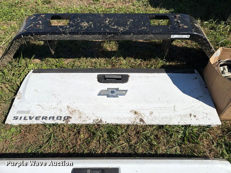 image for item EX1101 Assorted truck parts