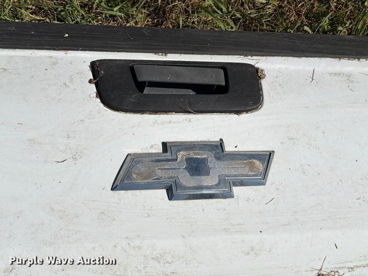image for item EX1101 Assorted truck parts