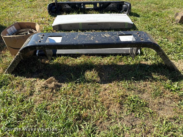 image for item EX1101 Assorted truck parts