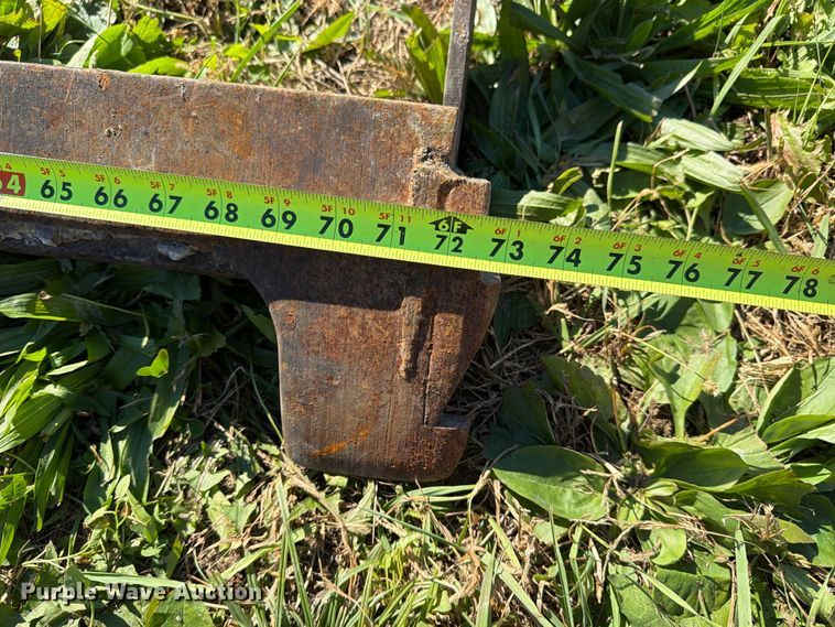 image for item EX1104 Bolt on cutting edge with teeth