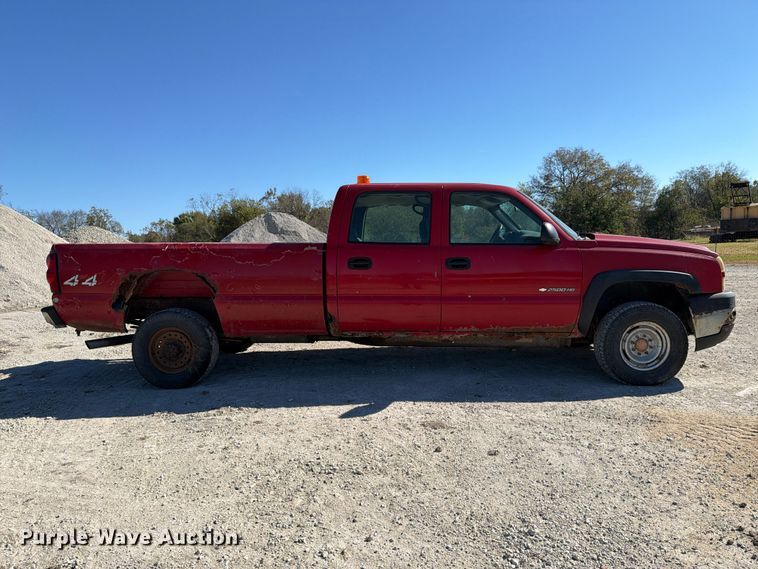 image for item EX1107 2006 Chevrolet Silverado 2500HD Crew Cab pickup truck