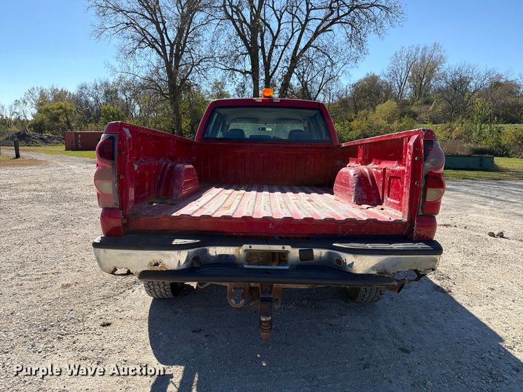 image for item EX1107 2006 Chevrolet Silverado 2500HD Crew Cab pickup truck