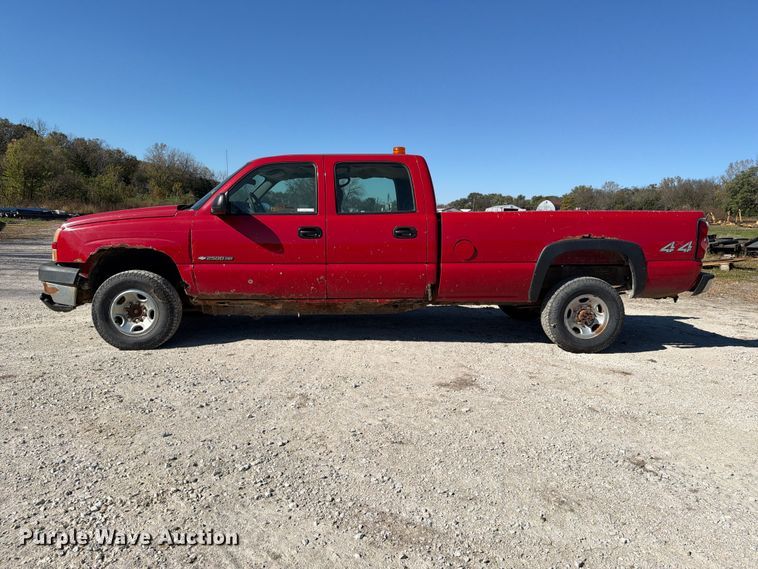image for item EX1107 2006 Chevrolet Silverado 2500HD Crew Cab pickup truck