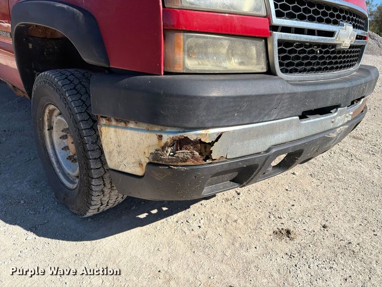 image for item EX1107 2006 Chevrolet Silverado 2500HD Crew Cab pickup truck