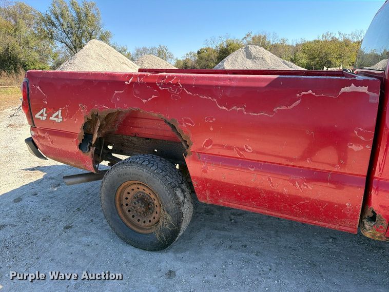 image for item EX1107 2006 Chevrolet Silverado 2500HD Crew Cab pickup truck