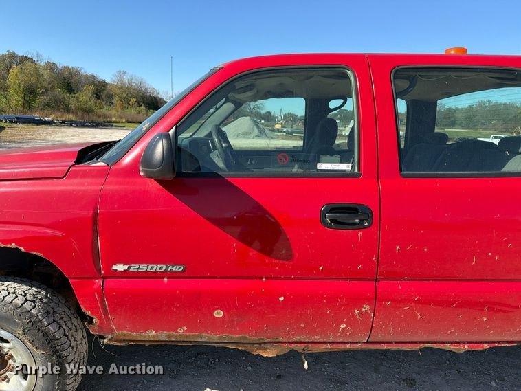 image for item EX1107 2006 Chevrolet Silverado 2500HD Crew Cab pickup truck
