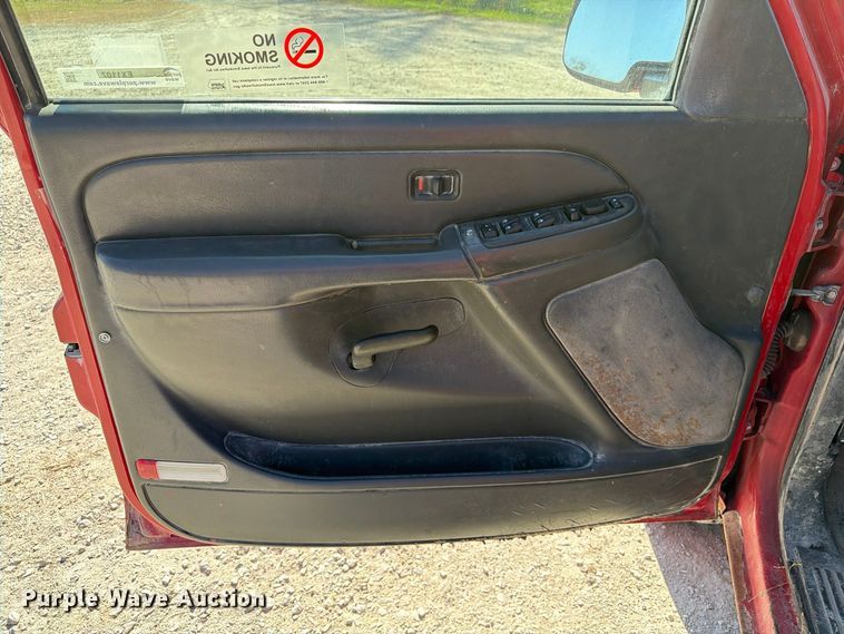 image for item EX1107 2006 Chevrolet Silverado 2500HD Crew Cab pickup truck