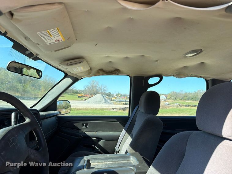 image for item EX1107 2006 Chevrolet Silverado 2500HD Crew Cab pickup truck