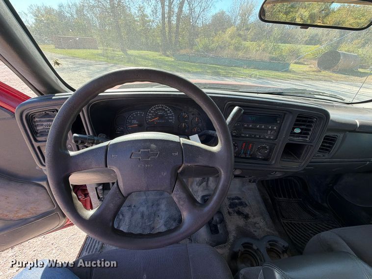 image for item EX1107 2006 Chevrolet Silverado 2500HD Crew Cab pickup truck