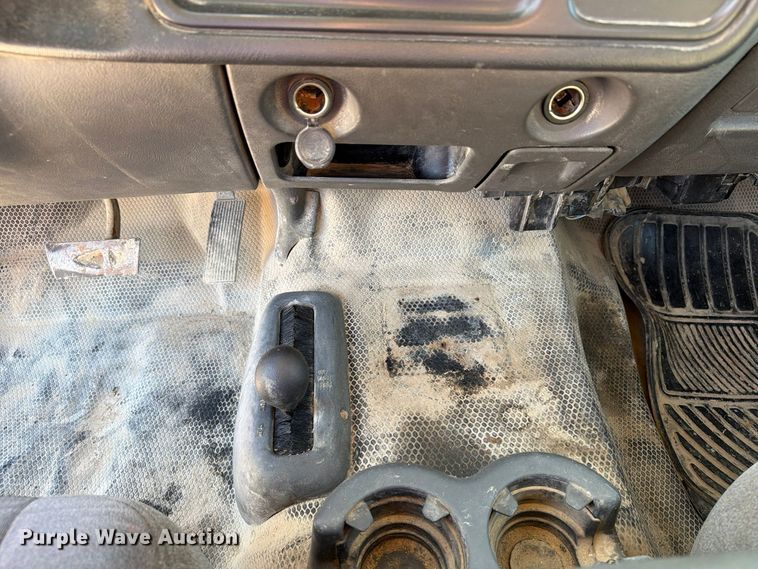 image for item EX1107 2006 Chevrolet Silverado 2500HD Crew Cab pickup truck