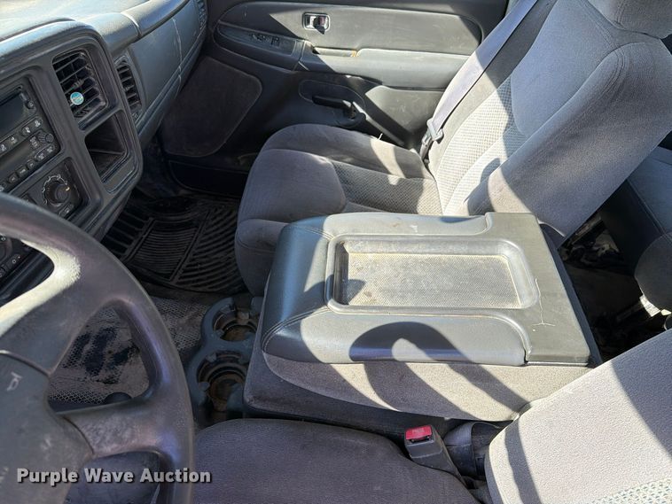 image for item EX1107 2006 Chevrolet Silverado 2500HD Crew Cab pickup truck