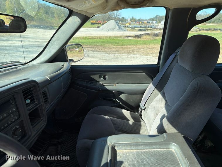 image for item EX1107 2006 Chevrolet Silverado 2500HD Crew Cab pickup truck