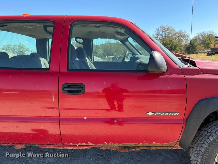 image for item EX1107 2006 Chevrolet Silverado 2500HD Crew Cab pickup truck