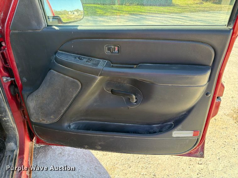 image for item EX1107 2006 Chevrolet Silverado 2500HD Crew Cab pickup truck