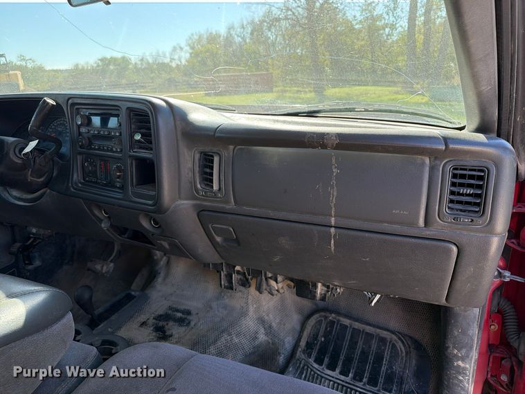 image for item EX1107 2006 Chevrolet Silverado 2500HD Crew Cab pickup truck