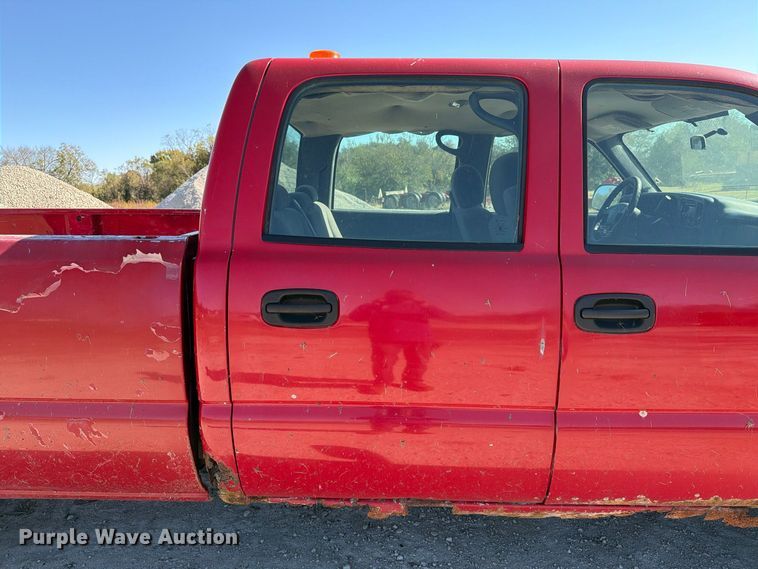 image for item EX1107 2006 Chevrolet Silverado 2500HD Crew Cab pickup truck
