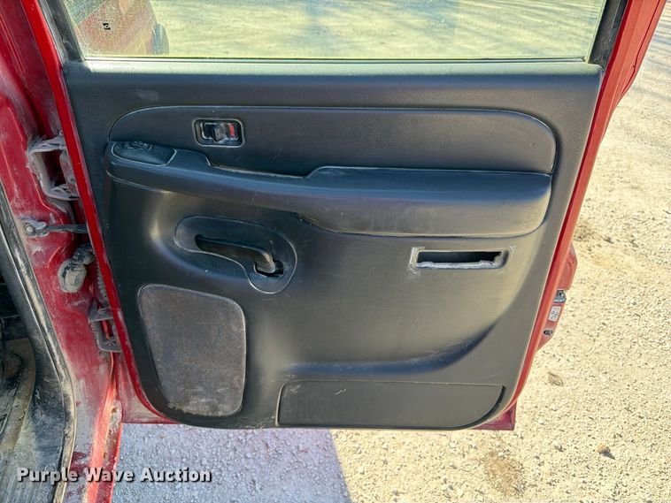 image for item EX1107 2006 Chevrolet Silverado 2500HD Crew Cab pickup truck