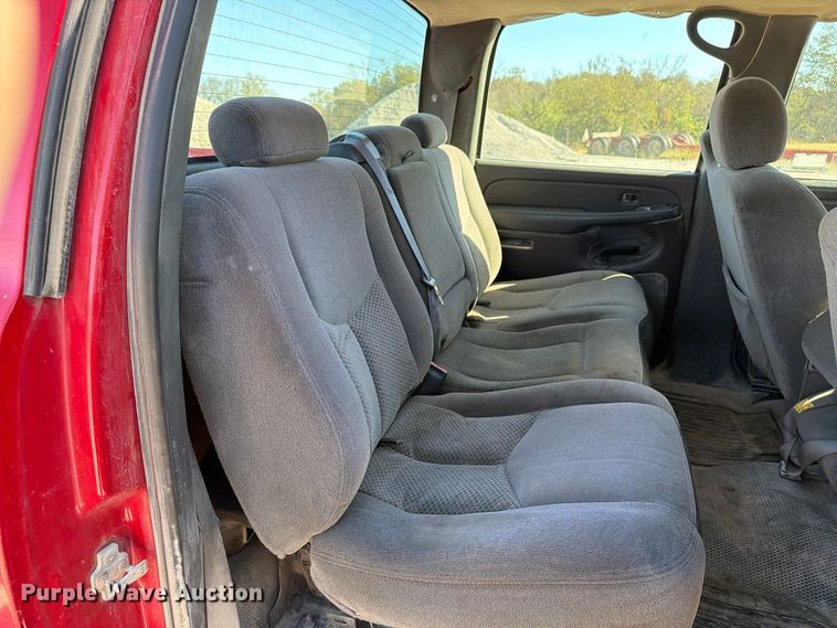 image for item EX1107 2006 Chevrolet Silverado 2500HD Crew Cab pickup truck
