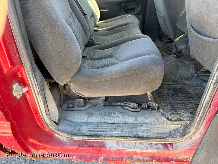 image for item EX1107 2006 Chevrolet Silverado 2500HD Crew Cab pickup truck