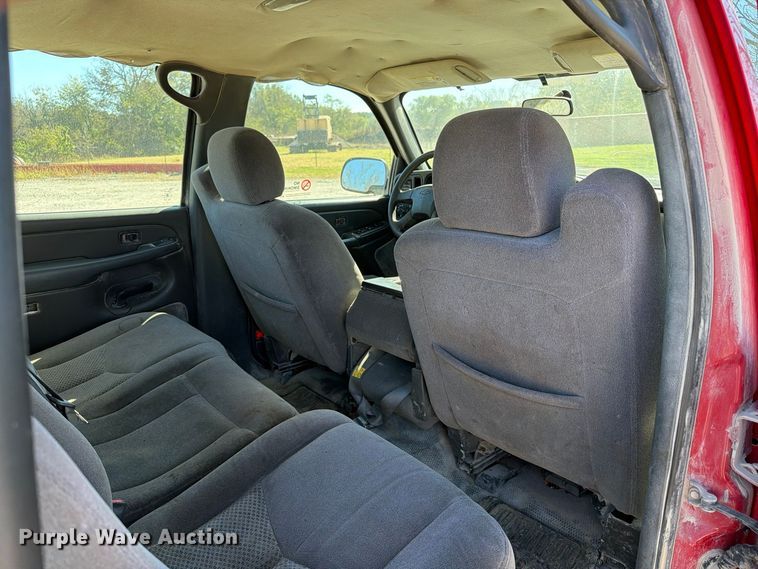 image for item EX1107 2006 Chevrolet Silverado 2500HD Crew Cab pickup truck