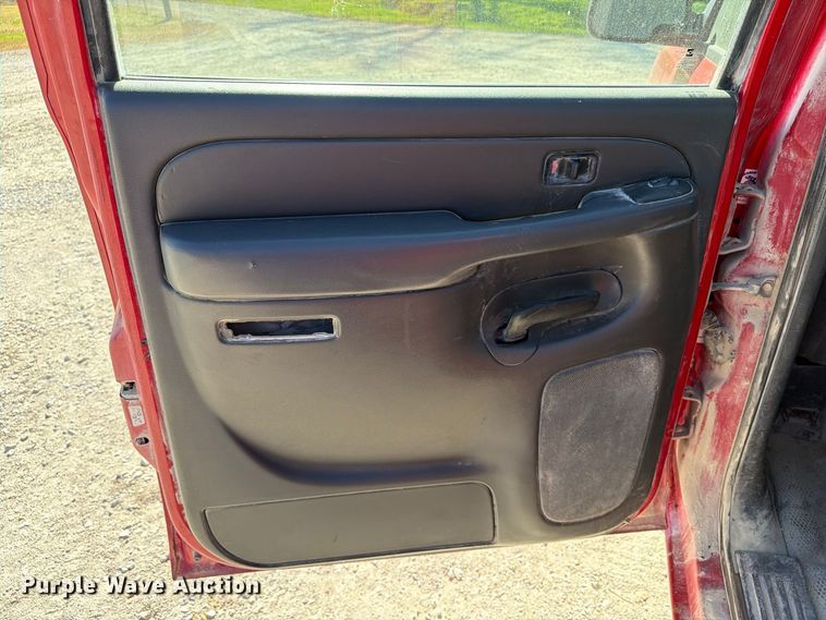 image for item EX1107 2006 Chevrolet Silverado 2500HD Crew Cab pickup truck