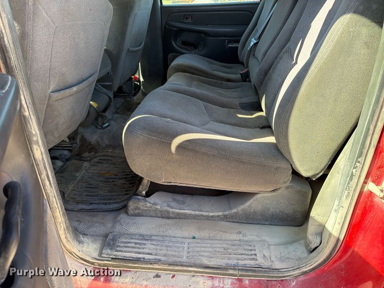 image for item EX1107 2006 Chevrolet Silverado 2500HD Crew Cab pickup truck
