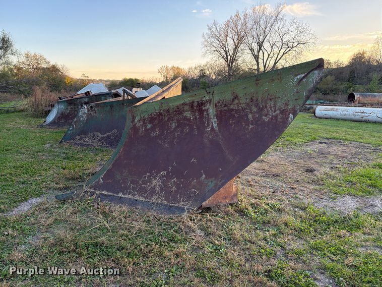 image for item EX1119 V plow
