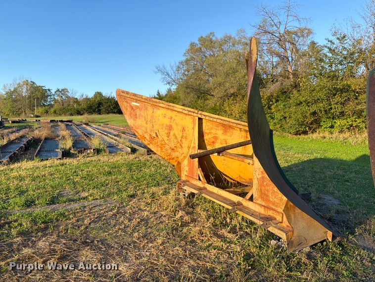 image for item EX1119 V plow