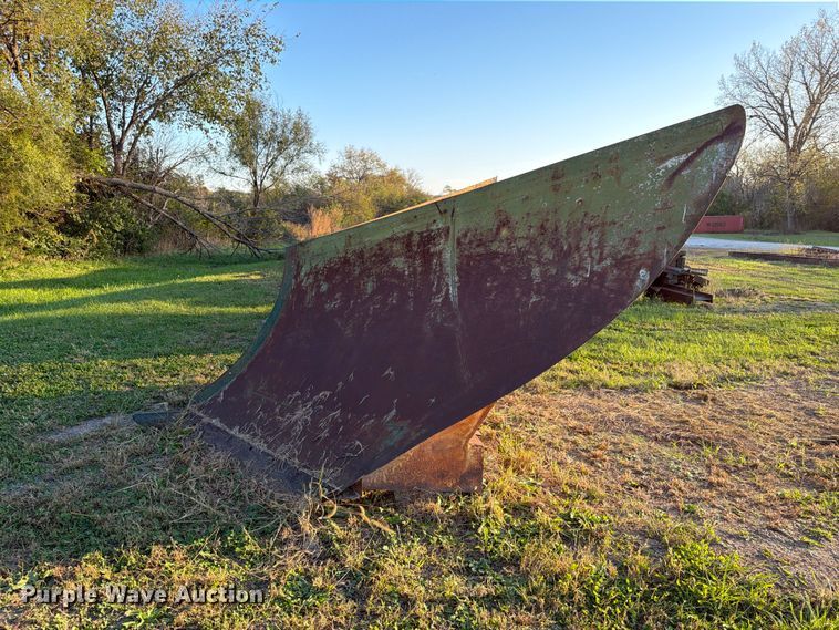 image for item EX1119 V plow