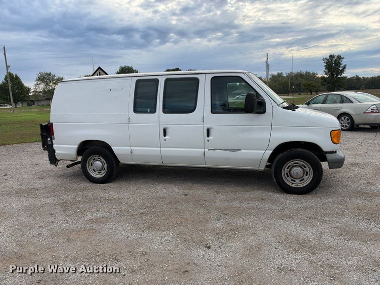 image for item EX1528 2006 Ford E150 van