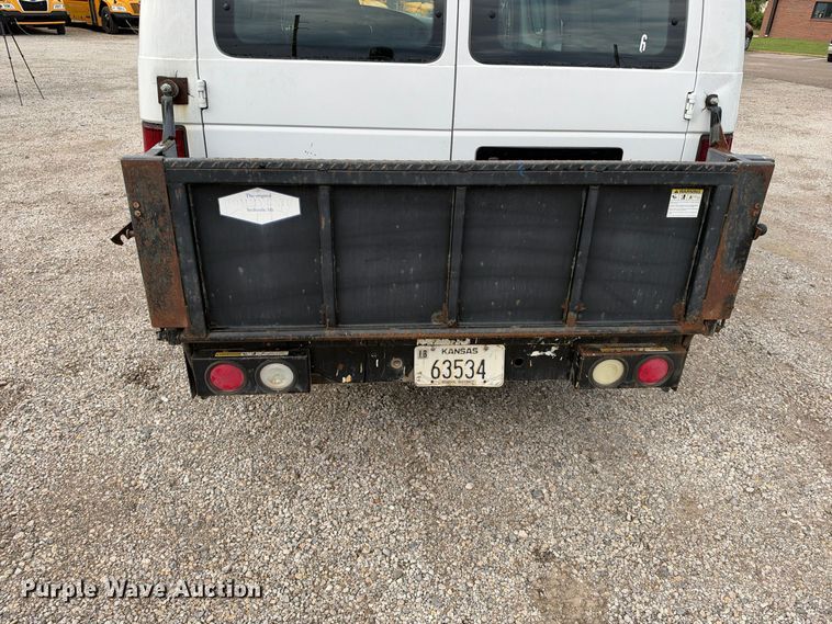 image for item EX1528 2006 Ford E150 van