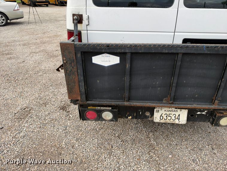 image for item EX1528 2006 Ford E150 van