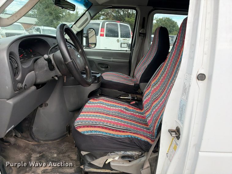 image for item EX1528 2006 Ford E150 van