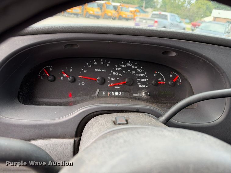 image for item EX1528 2006 Ford E150 van