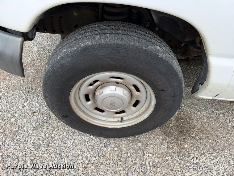 image for item EX1528 2006 Ford E150 van