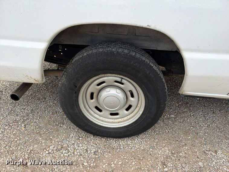 image for item EX1528 2006 Ford E150 van