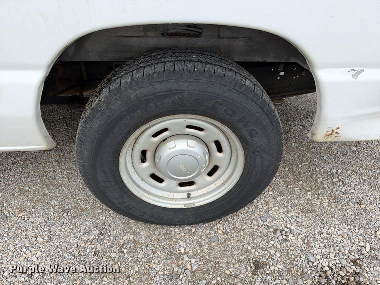 image for item EX1528 2006 Ford E150 van