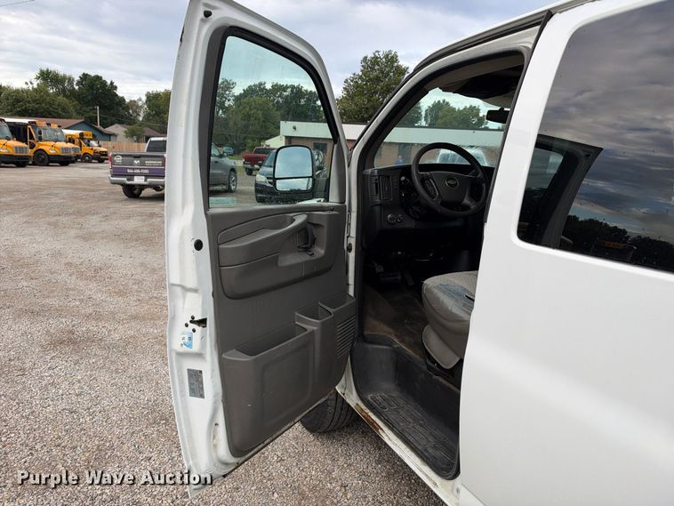 image for item EX1529 2011 Chevrolet Express 2500 van