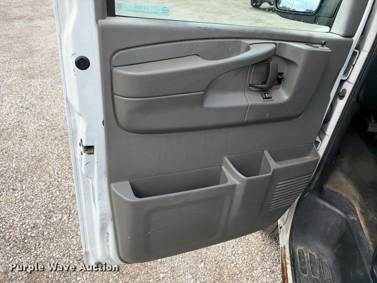 image for item EX1529 2011 Chevrolet Express 2500 van