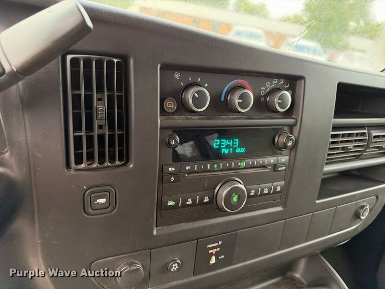 image for item EX1529 2011 Chevrolet Express 2500 van