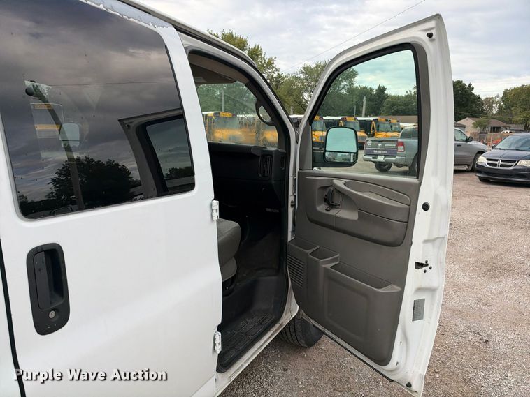 image for item EX1529 2011 Chevrolet Express 2500 van