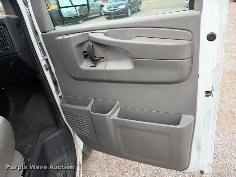 image for item EX1529 2011 Chevrolet Express 2500 van