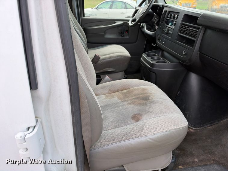image for item EX1529 2011 Chevrolet Express 2500 van