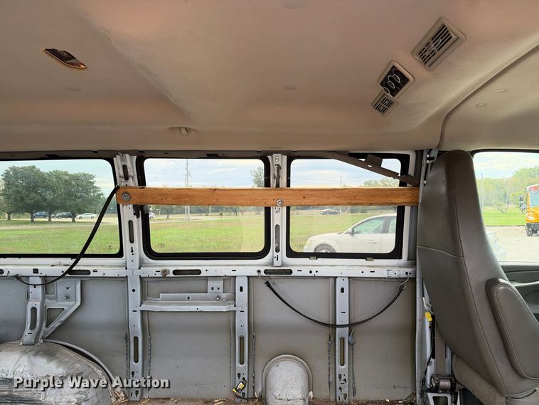 image for item EX1529 2011 Chevrolet Express 2500 van