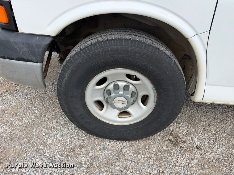 image for item EX1529 2011 Chevrolet Express 2500 van